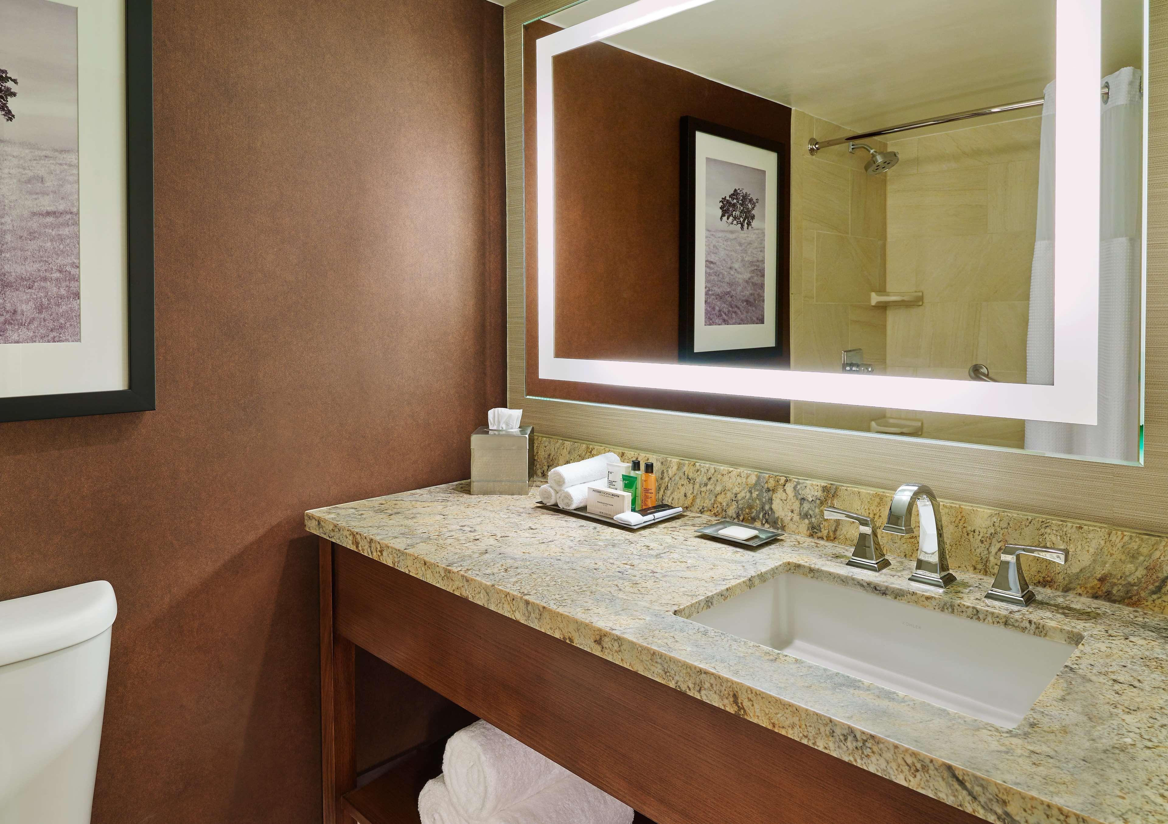 Hotel Doubletree By Hilton San Antonio Airport Esterno foto