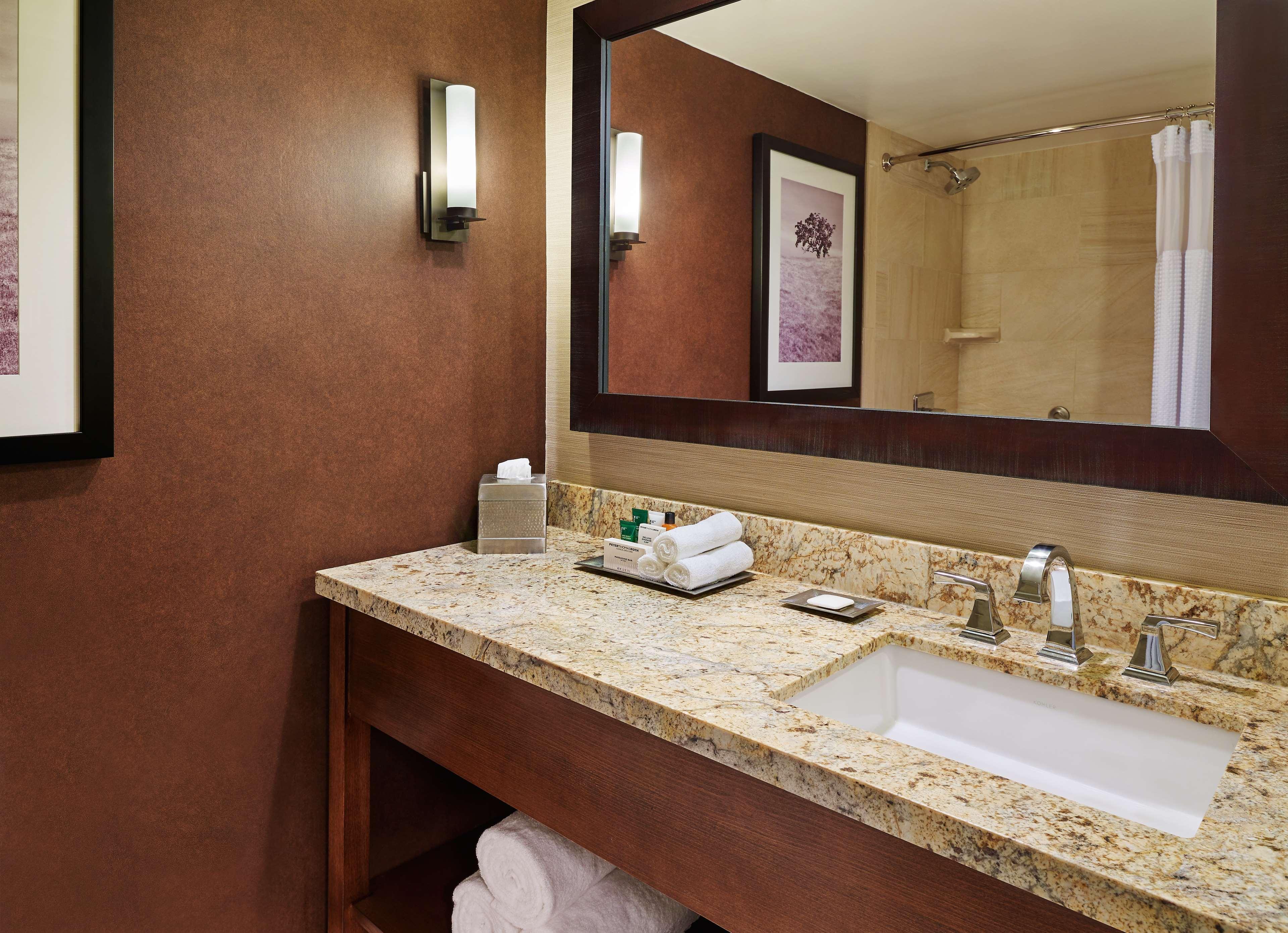 Hotel Doubletree By Hilton San Antonio Airport Esterno foto